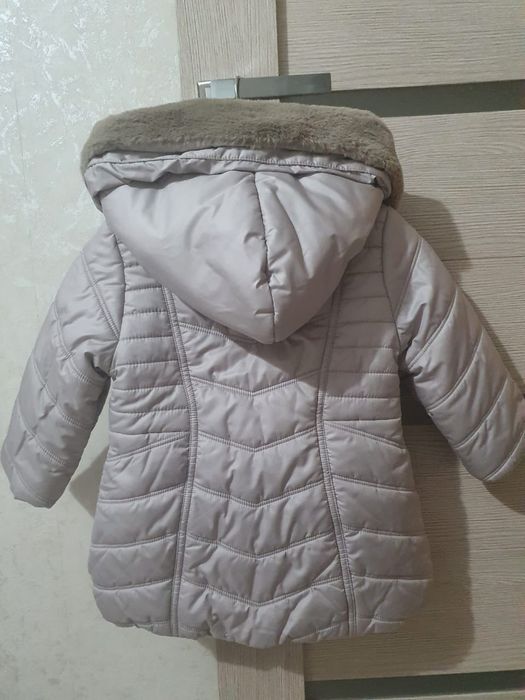 Удлинённая курточка на девочку