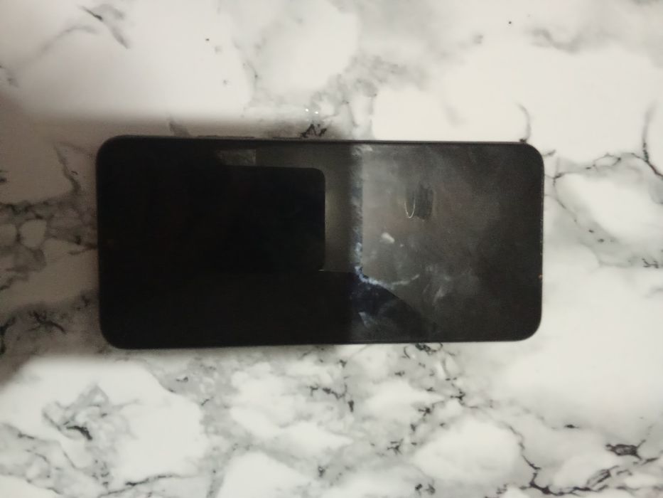 Vând Redmi A2 65 GB spațiu GB RAM