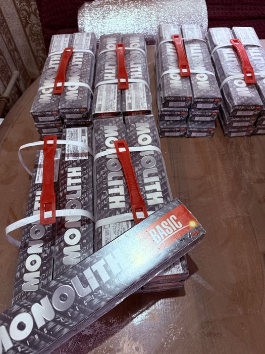 сварочные электроды MONOLITH BASIC (тип E7018) диаметром 2.5 мм