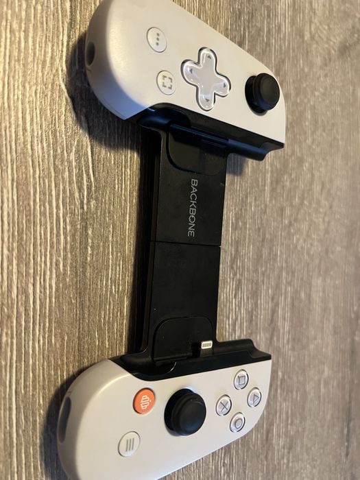 Vand Backbone One nou