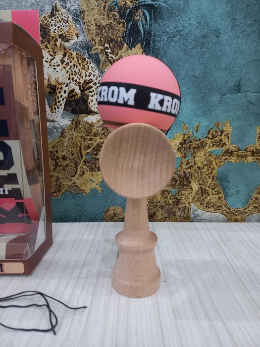 Krom strogo napolitan roz