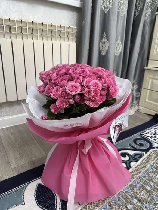 Кустовые розы 25 штук