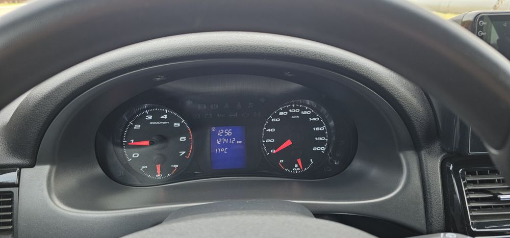 Продам приору 2 конец 2013 года