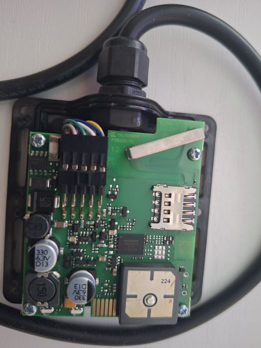 GPS трекер Teltonika FMB204