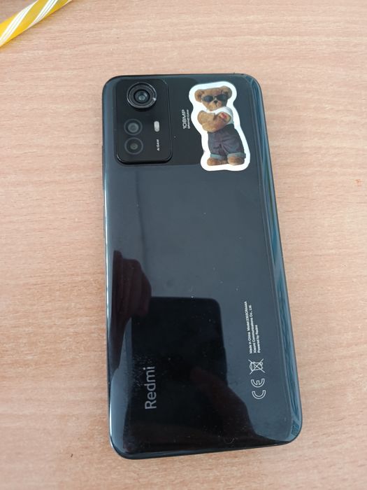 Продам телефон .