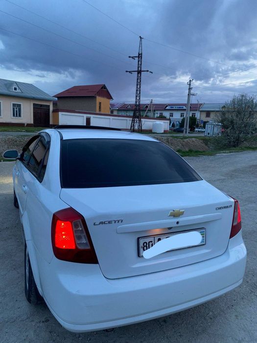 Lasetti avtomat luk abs bor sotiladi