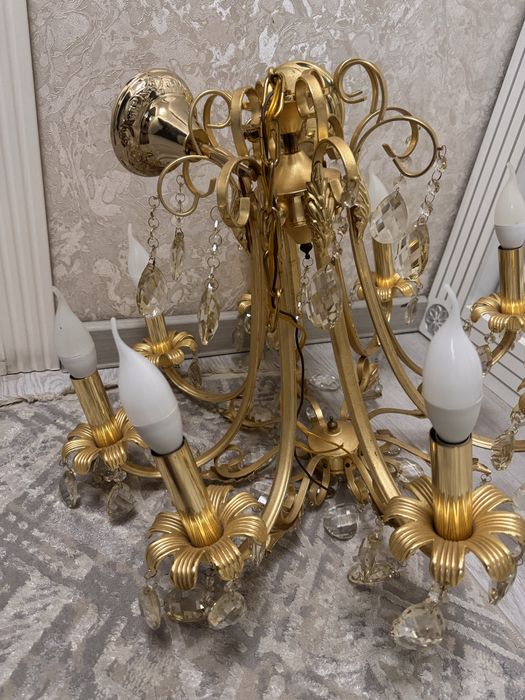 Люстра 8 рожковая