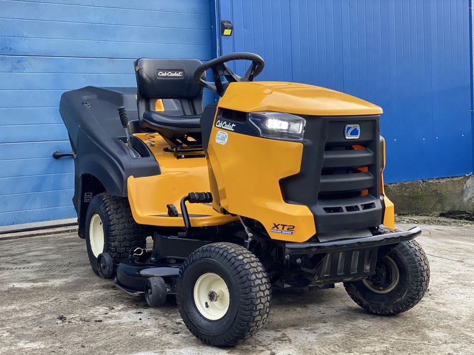 Vand Tractor/Tratoras profesional CUB CADET 23 cai ! Pret extrasezon!!
