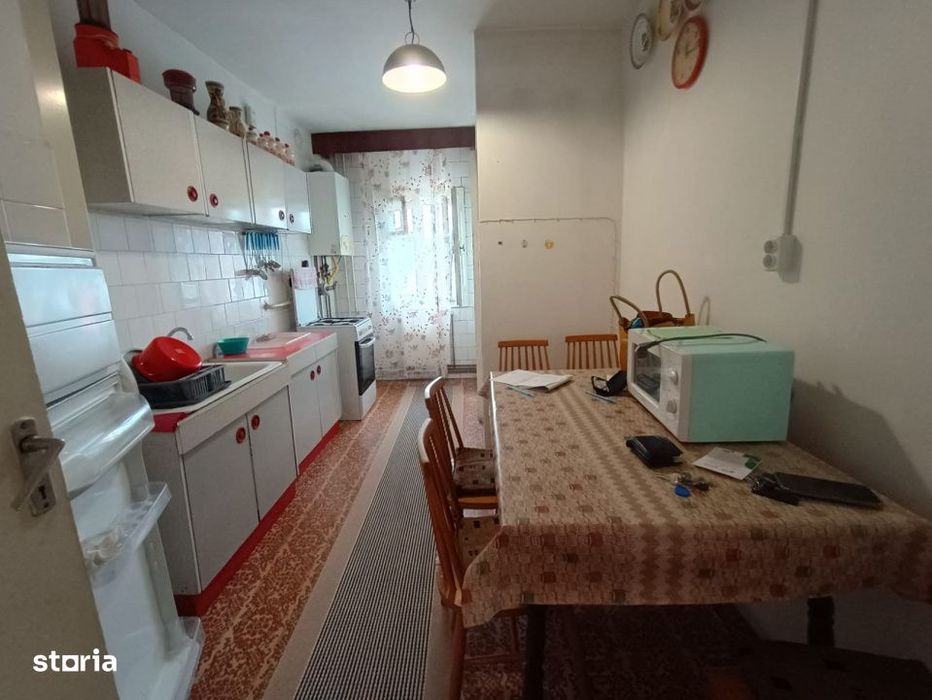 Apartament cu 4 camere 2 bai camara debara Piata Flora