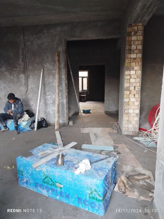 Sorochna xovli sotiladi 8xonali 250kv