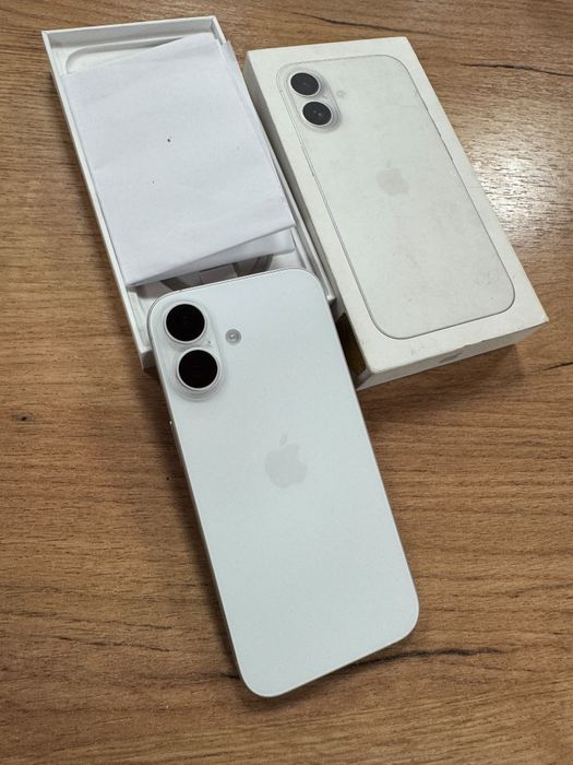 iPhone 16 с гарантией