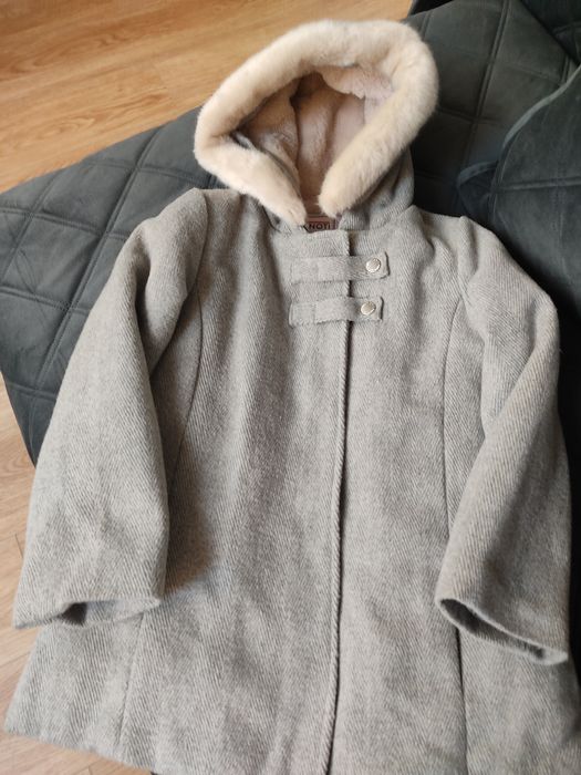 Пальтишко для девочки 6-7 лет