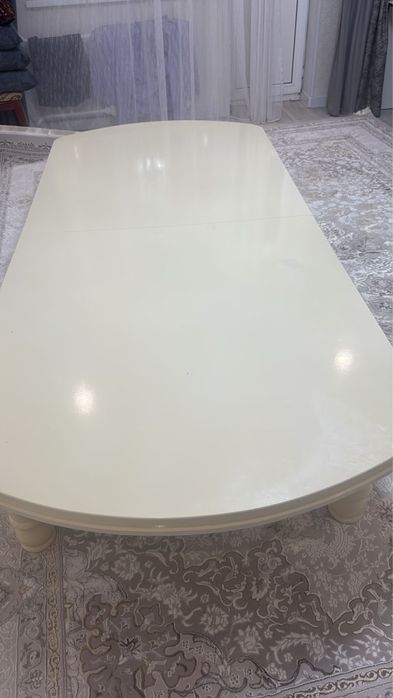 Стол для гостиной