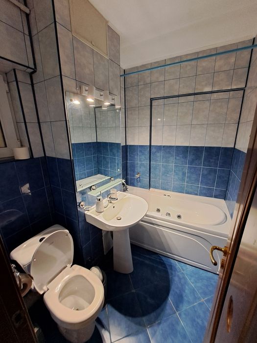 Stefan cel Mare, inchiriez ap 3  camere decomandat+terasa +loc parcare