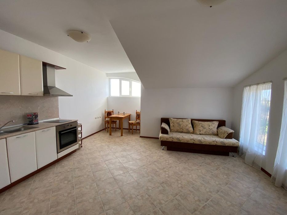 Апартамент с. Божурец