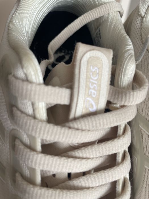 Продам оригинальные кроссовки. Asics оригинал.