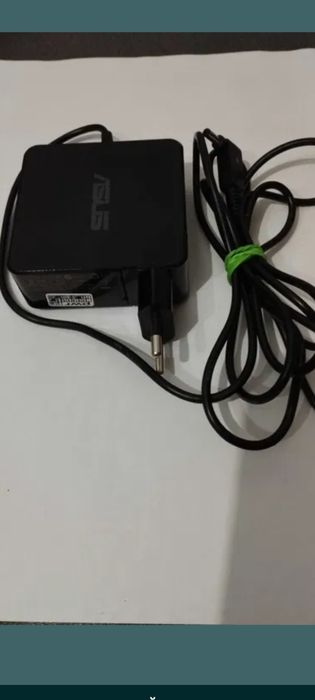 Încărcător laptop asus 19v 3.42A