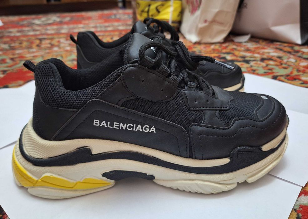 Кроссовки мужские Balenciaga triple S разм. 40(б/у) оригинал