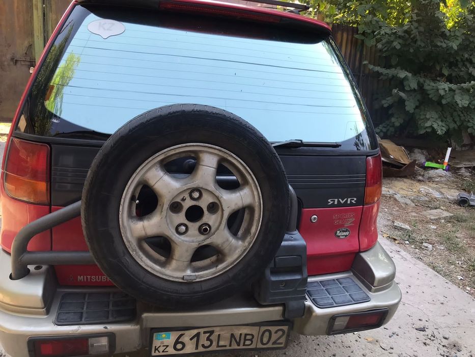 Продам машину Mitsubishi RVR