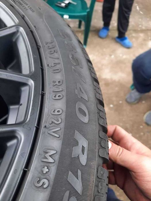 Спорт пакет 235/40/19 и 295/35/19 Pirelli, 2бр - 6,5мм, 2бр - 6,2мм