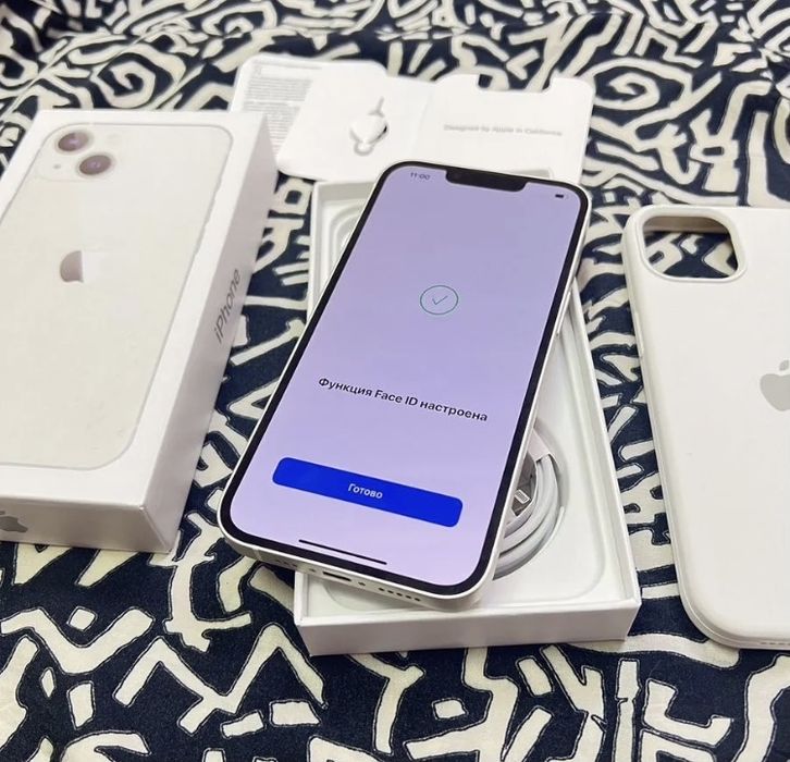 Продам айфон 13 срочно