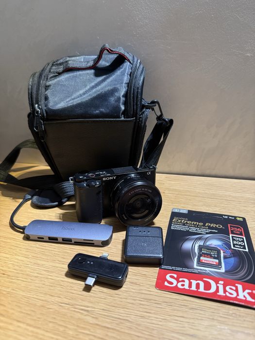 Фотоаппарат Sony ZV-E10 Kit 16-50 mm