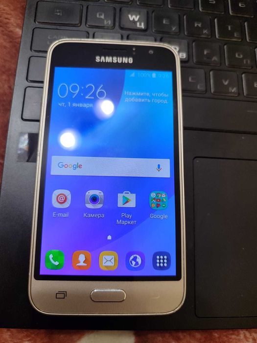 Телефон Samsung Самсунг J1(2016)