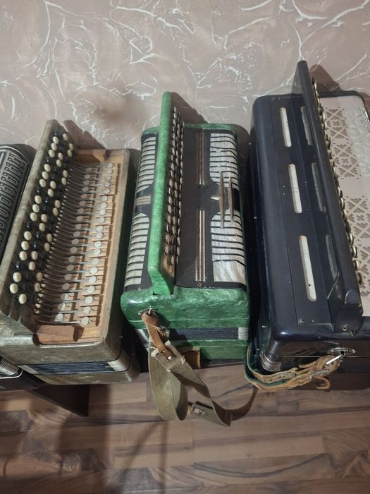 Продам баяны Российские