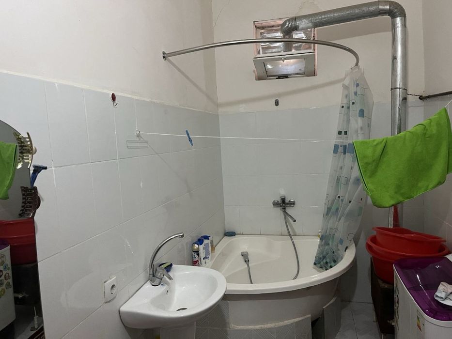 Qorako’l tumanida 6 sotiik kotedj sotiladi