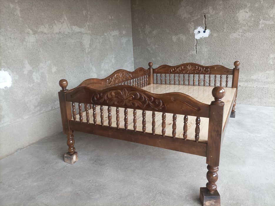 Ховли каровотлар сотилади. Сурилар.