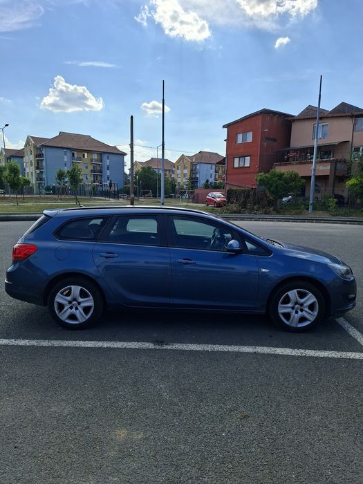 Opel Astra J Sports Tourer, an 2016, 1.6 CDTI, 218.000 km, înmatriculat