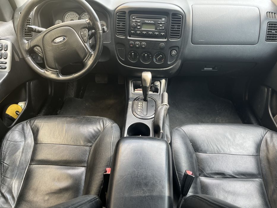 Запазен  Форд Маверик 3000  V6