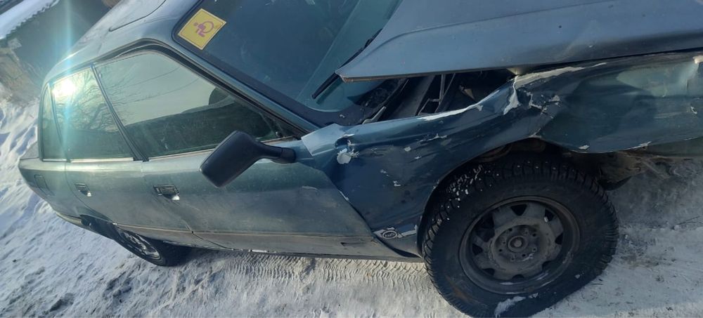 Продам Ауди 80 в аварином состояний