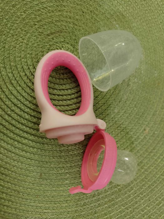 Кашонче с използвани бебешки принадлежности