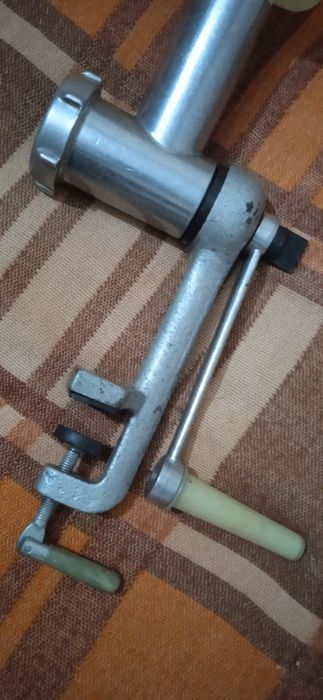 Мясорубки механические в полном комплекте и Запчасти