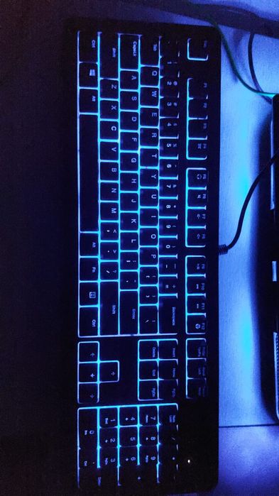 Vând tastatură lenovo legion k 300