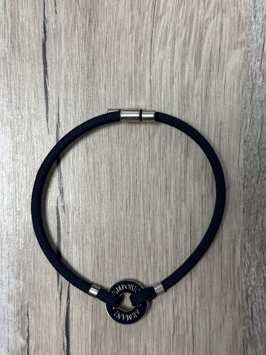 Brățară textilă cu talisman logo