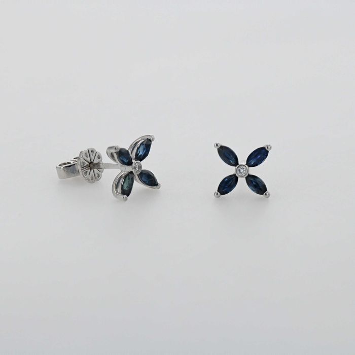 Cercei de aur alb 18k cu safire si diamante, 2,01 grame cod 9937