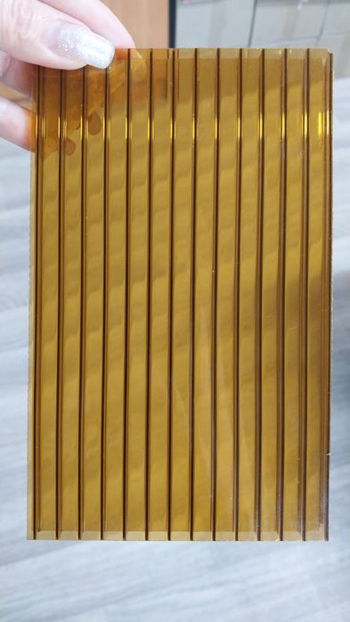 Сотовый поликарбонат 8мм цветной.