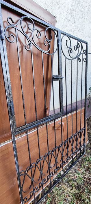 Решетки оконные с открыванием