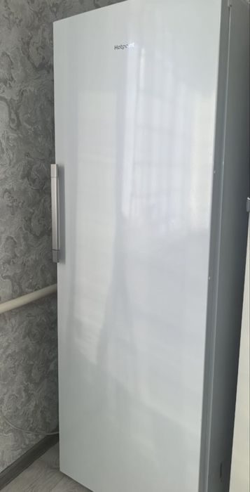 Морозильная  камера Hotpoint