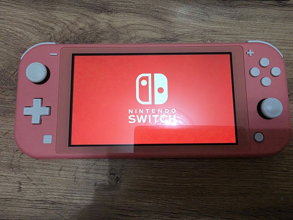 Игровая приставка Nintendo Switch Lite (не прошитая)