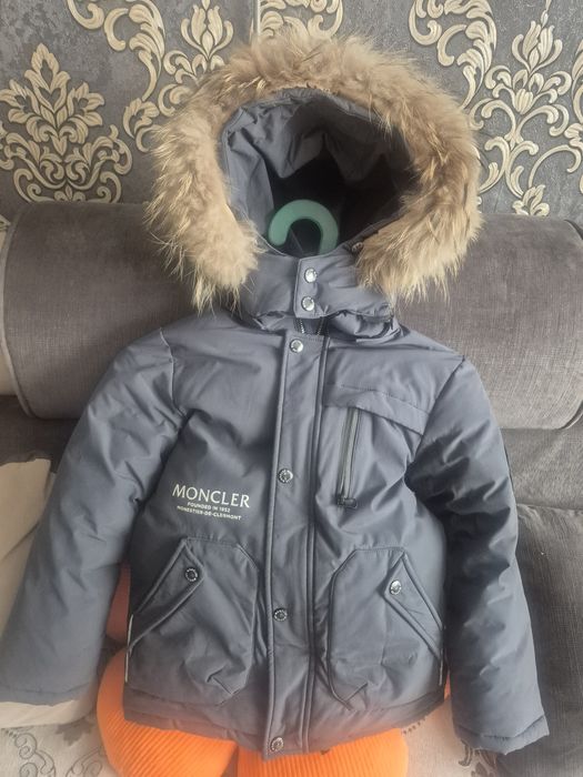 Продам детскую куртку  , на 5-7 лет.