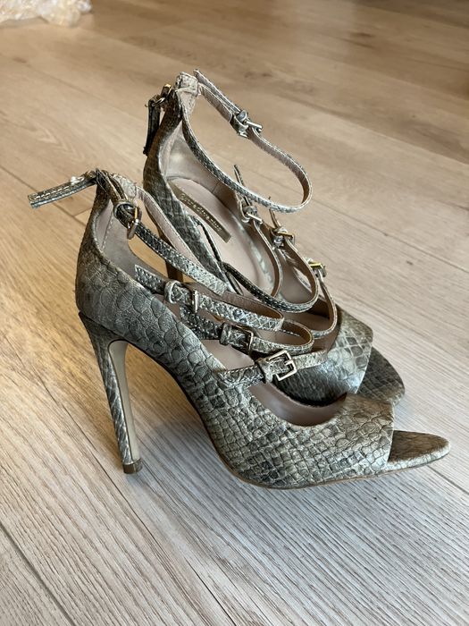 Sandale Stradivarius marimea 35