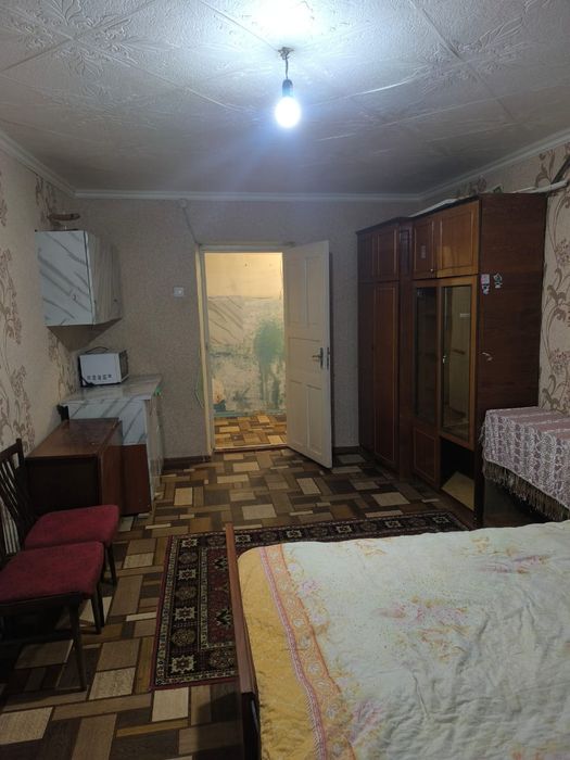 Сдам крмнату в коммунальном общежитии.