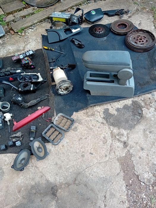 Продавам на части Шкода Октавия 1.9тди 90кс.2000г.комби