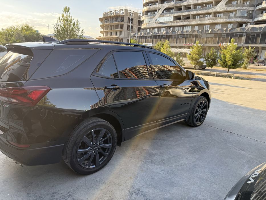 Chevrolet Equinox RS, максимальная комплектация.