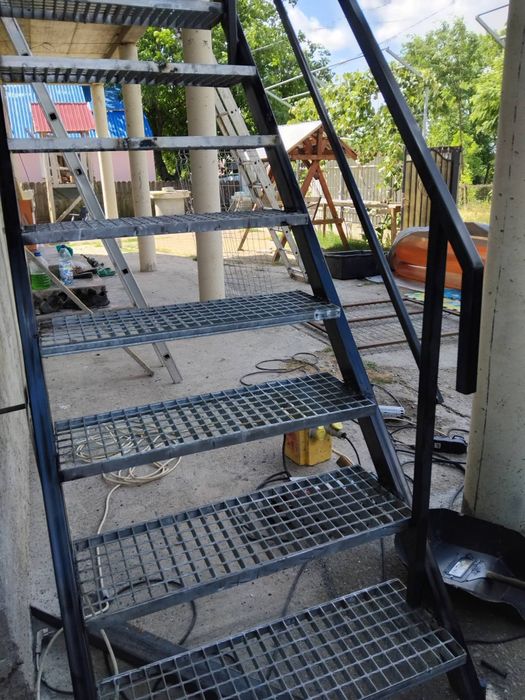 Scări metalice galvanizate
