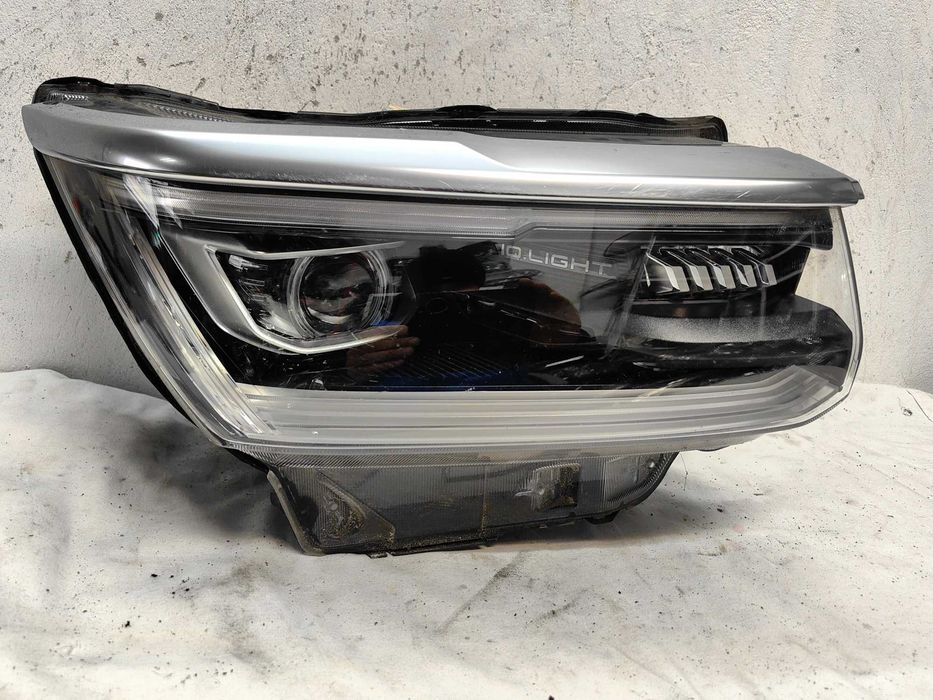 Оригинален фар Vw Amarok IQ.Light