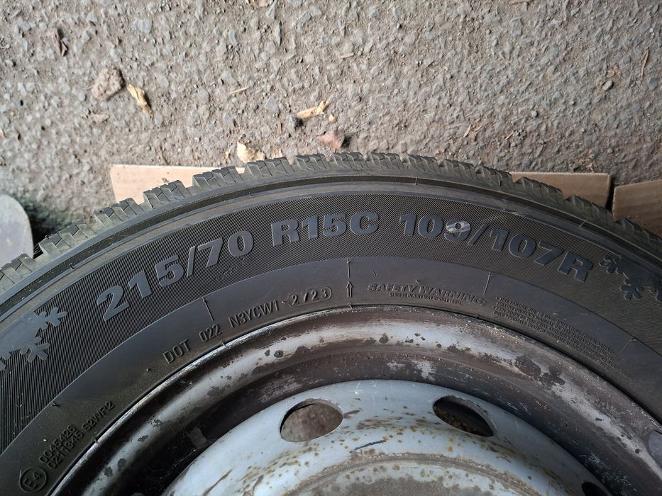 Бусови зимни гуми с джанти